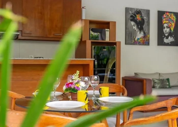Bali Blue Ii - Two-bedroom Tropical Garden Pool Walking Distance From